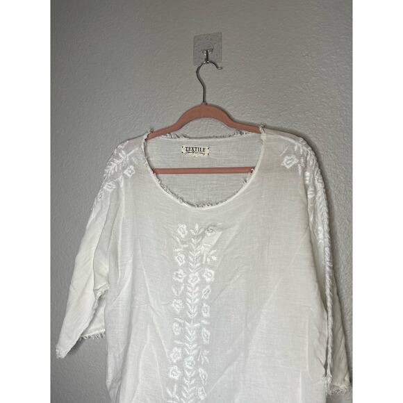 Elizabeth and James Textile Cotton White Summer Blouse - Picture 3 of 9